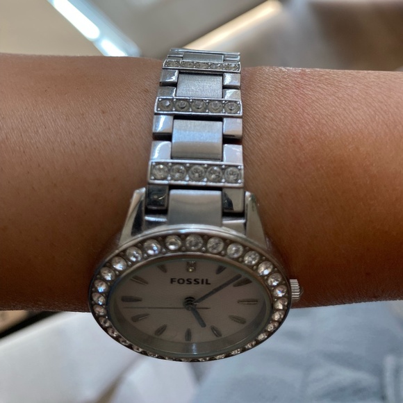 Fossil Women's Silver Jesse Three-Hand SS Watch with Crystal Accent - Picture 2 of 4